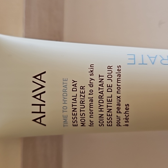 NWT Ahava Essential Day Moisturizer 75ml 2.5floz full size - Picture 1 of 8